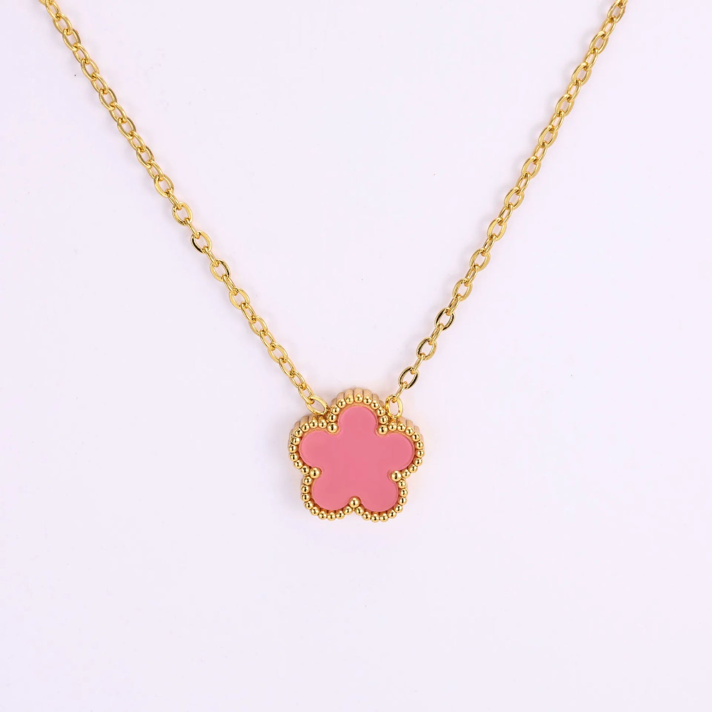 Trendy Flve Leaf Flower Gold Plated Pendant Necklace For Women Temperament Llght Luxury Jewelry Gifts For Friends Lover
