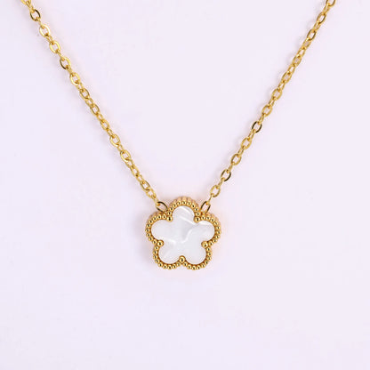 Trendy Flve Leaf Flower Gold Plated Pendant Necklace For Women Temperament Llght Luxury Jewelry Gifts For Friends Lover