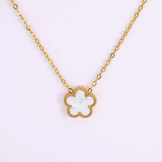 Trendy Flve Leaf Flower Gold Plated Pendant Necklace For Women Temperament Llght Luxury Jewelry Gifts For Friends Lover