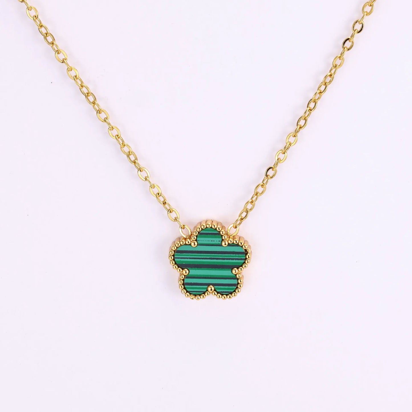 Trendy Flve Leaf Flower Gold Plated Pendant Necklace For Women Temperament Llght Luxury Jewelry Gifts For Friends Lover