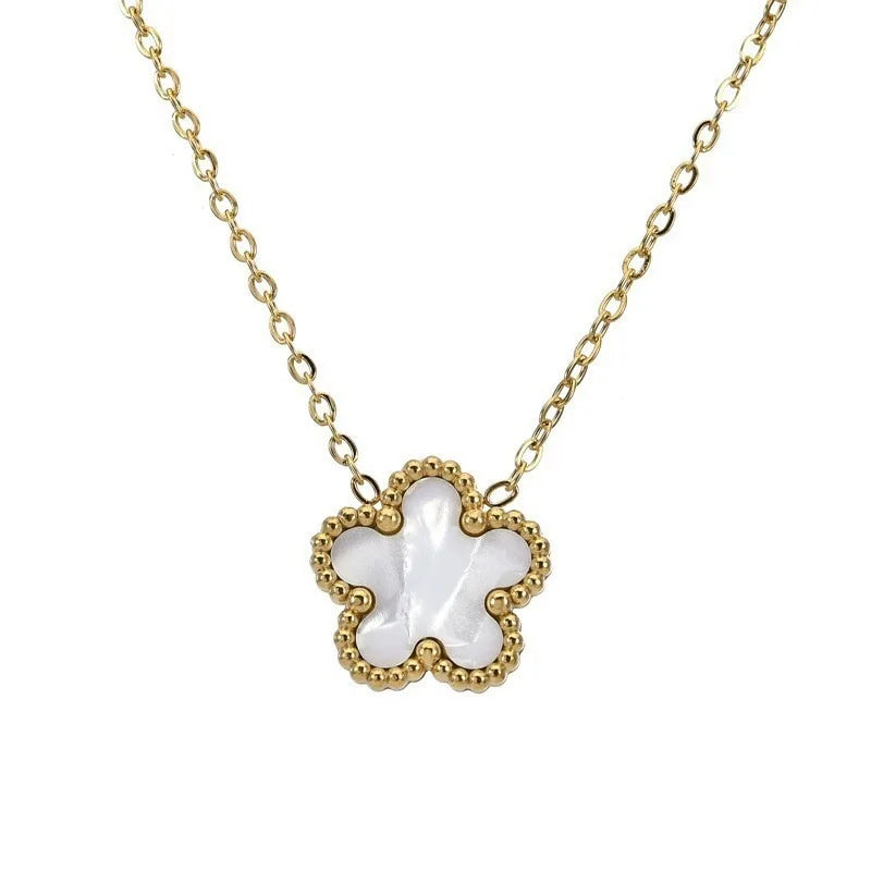 Trendy Flve Leaf Flower Gold Plated Pendant Necklace For Women Temperament Llght Luxury Jewelry Gifts For Friends Lover