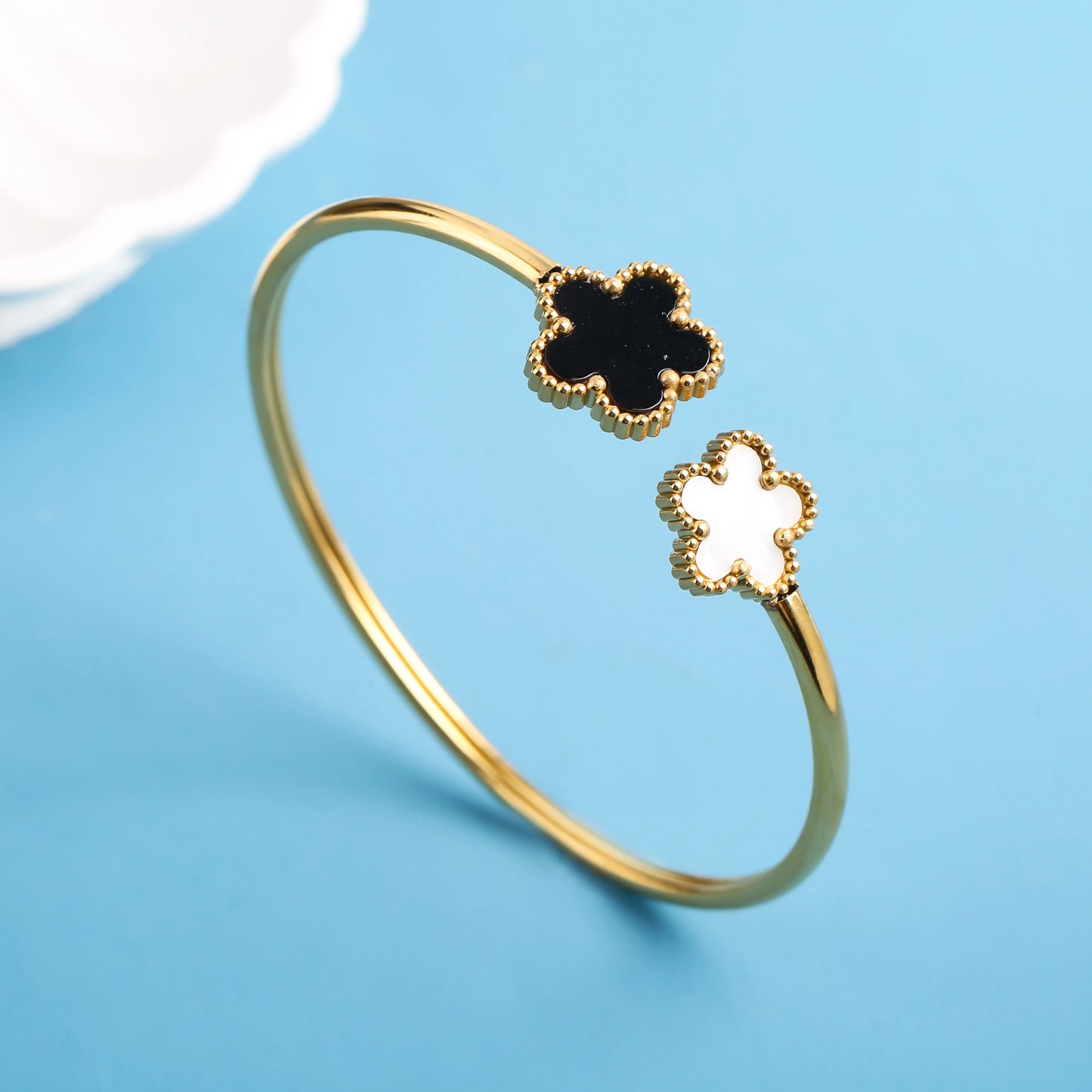 Simple Stainless Steel Shell Five-Leaf Flower OpenS Bangle Classic Luxury For Man Woman Daily Party Birthday Jewelry Gift Clover